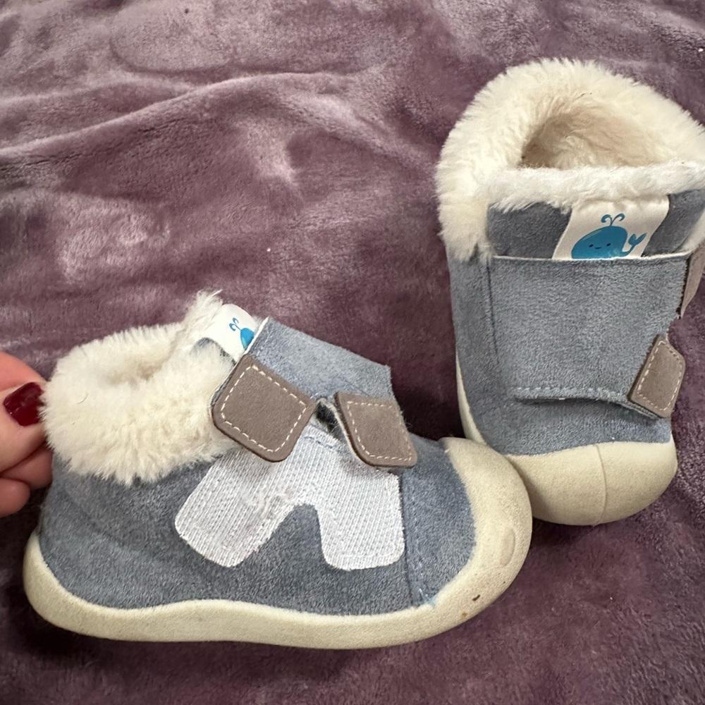 FUR BABY SHOES SIZE 19
